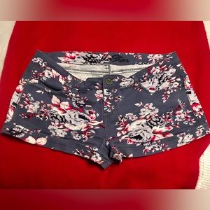 VANILLA STAR FLORAL JEAN SHORTS SIZE 15